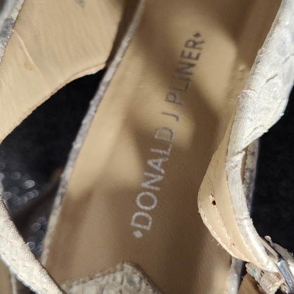 Donald J. Pliner - Picture 2 of 7